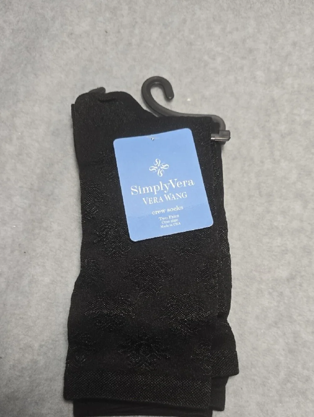 HUE Hosiery and Simply Vera Sock Set in Black, Gray, White